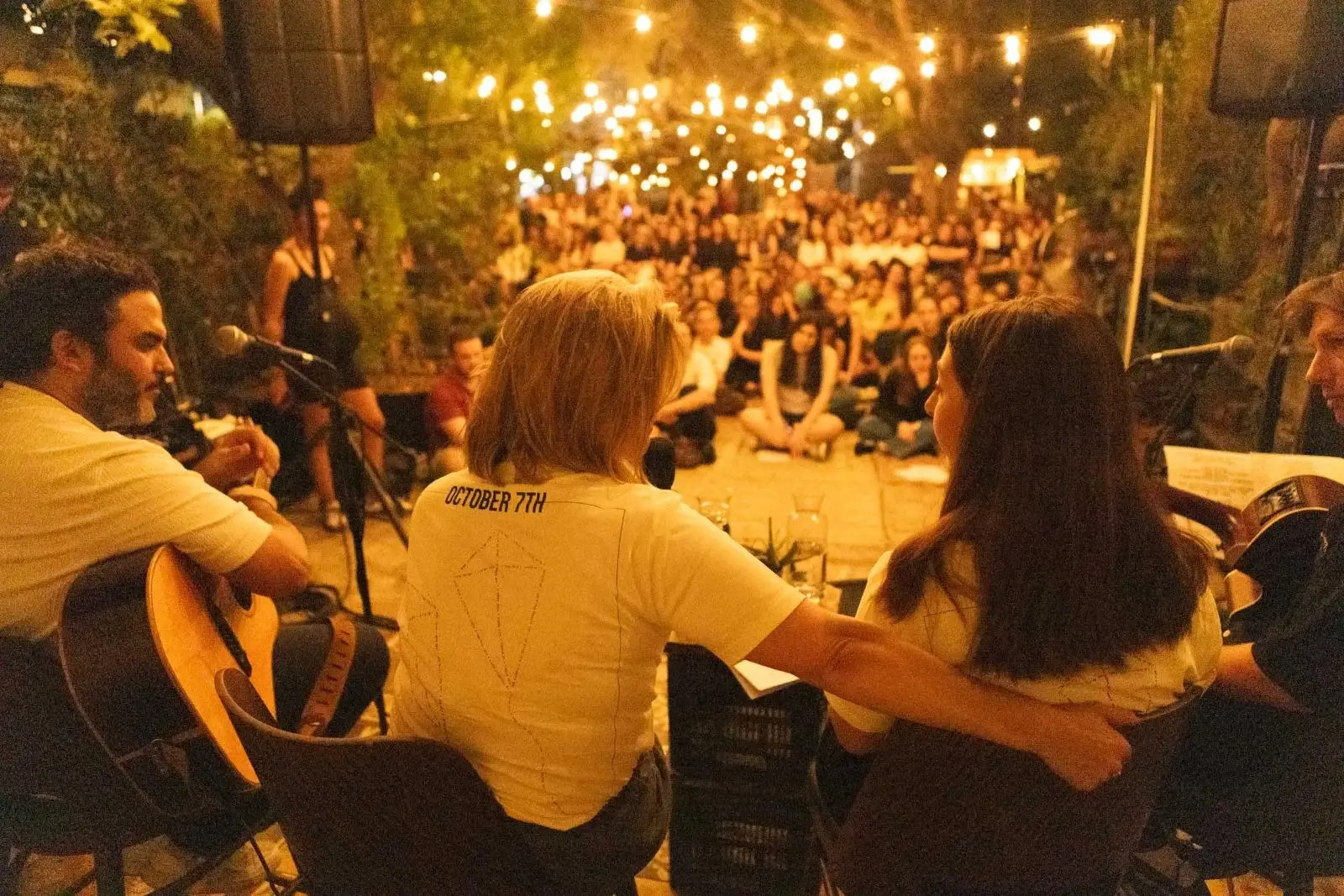 מיזם "סלון עוטף" שבו מאות מנפגעי הטבח יספרו את סיפורם מיזם "סלון עוטף" שבו מאות מנפגעי הטבח יספרו את סיפורם