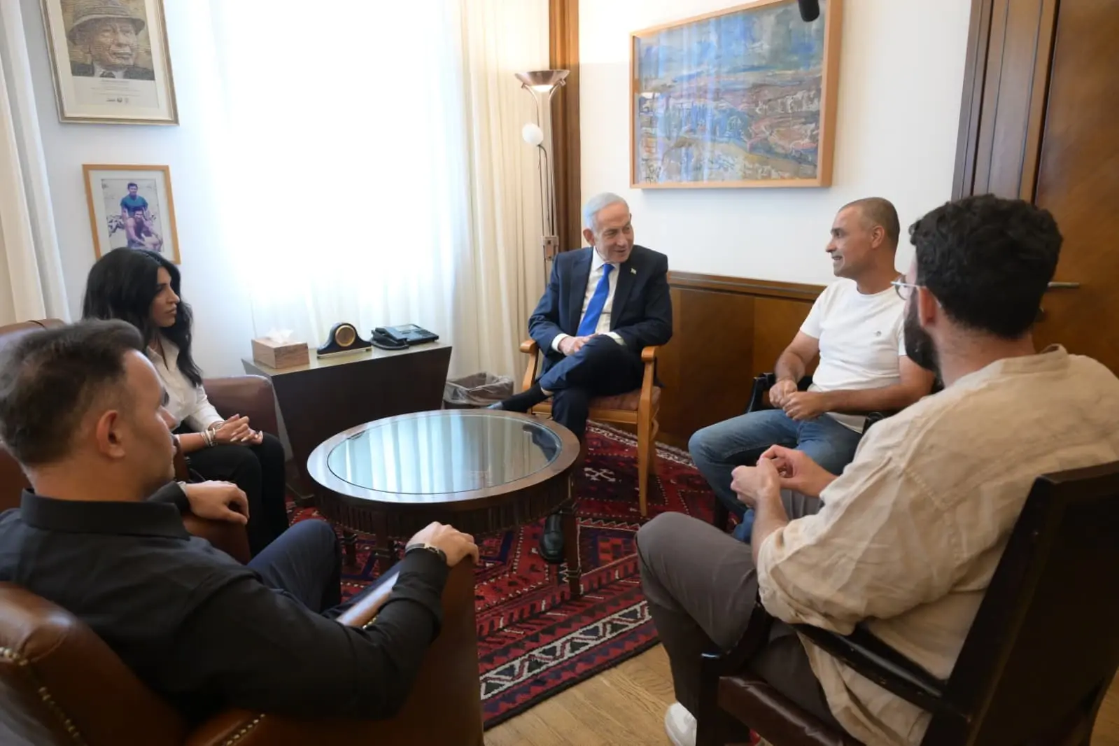 ראש הממשלה נתניהו במפגש עם גיבורי הטיסה מדובאי ראש הממשלה נתניהו במפגש עם גיבורי הטיסה מדובאי