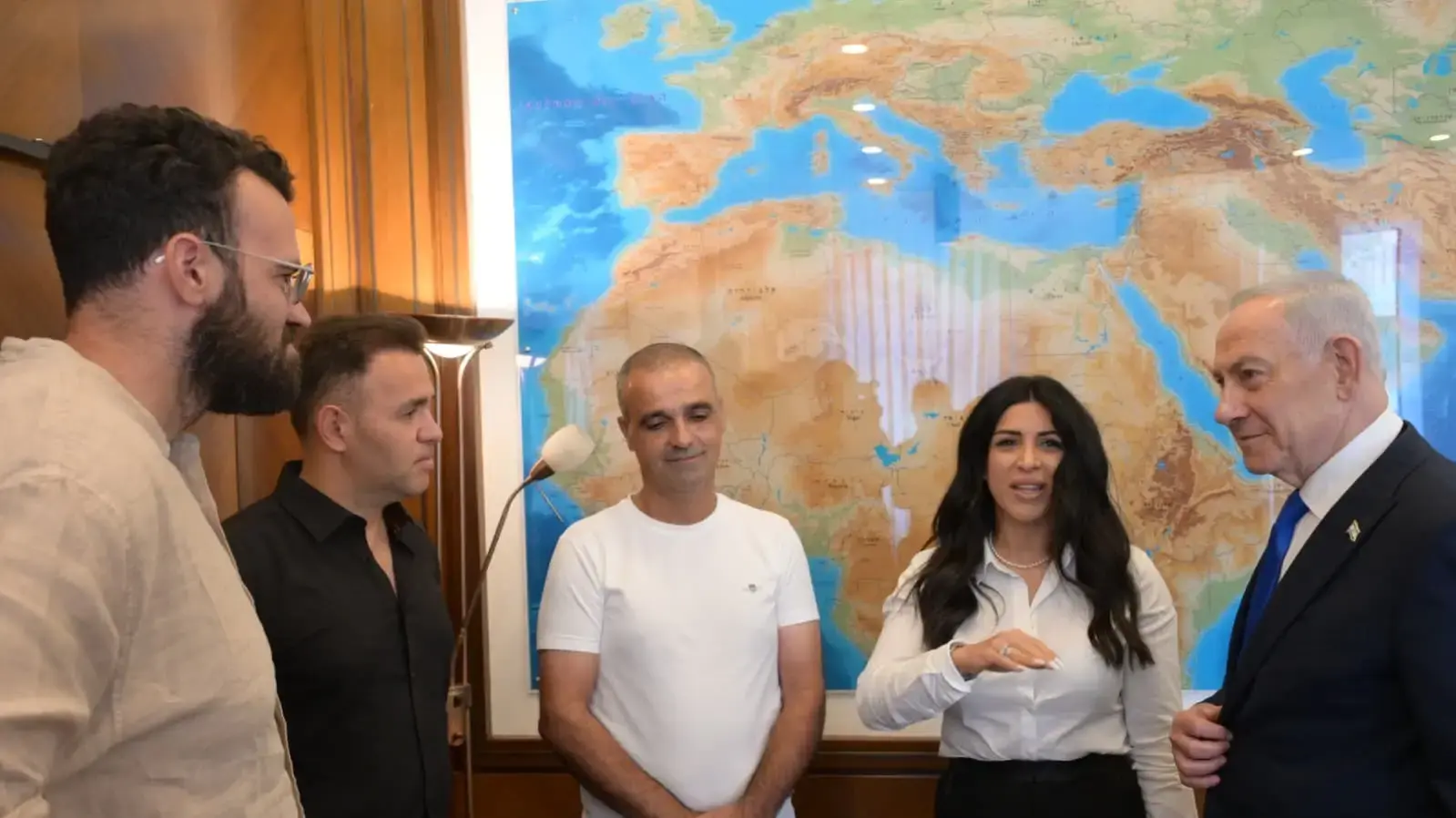 ראש הממשלה נתניהו במפגש עם גיבורי הטיסה מדובאי