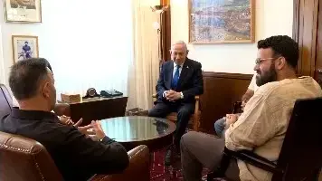 ראש הממשלה נתניהו במפגש עם גיבורי הטיסה מדובאי