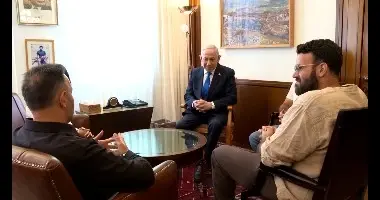 ראש הממשלה נתניהו במפגש עם גיבורי הטיסה מדובאי