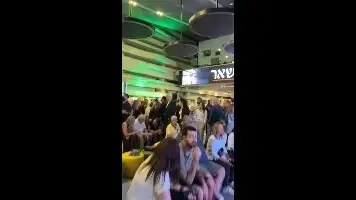 גדי איזנקוט ובני גנץ בתערוכה של מועצת אוקטובר גדי איזנקוט ובני גנץ בתערוכה של מועצת אוקטובר