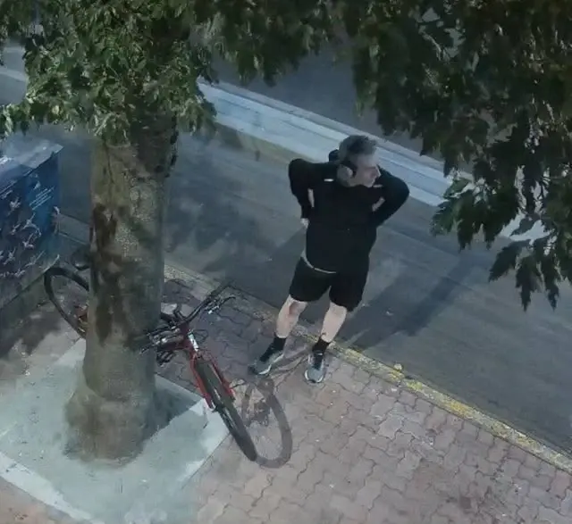 ארתור קולין רוברטס, החשוד בהשחתת בית הכנסת "עמנו-אל" קנדה ארתור קולין רוברטס, החשוד בהשחתת בית הכנסת "עמנו-אל" קנדה