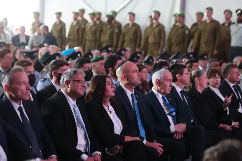 "לא מגיע לך להניח זר": צעקות על נשיא העליון במהלך הטקס