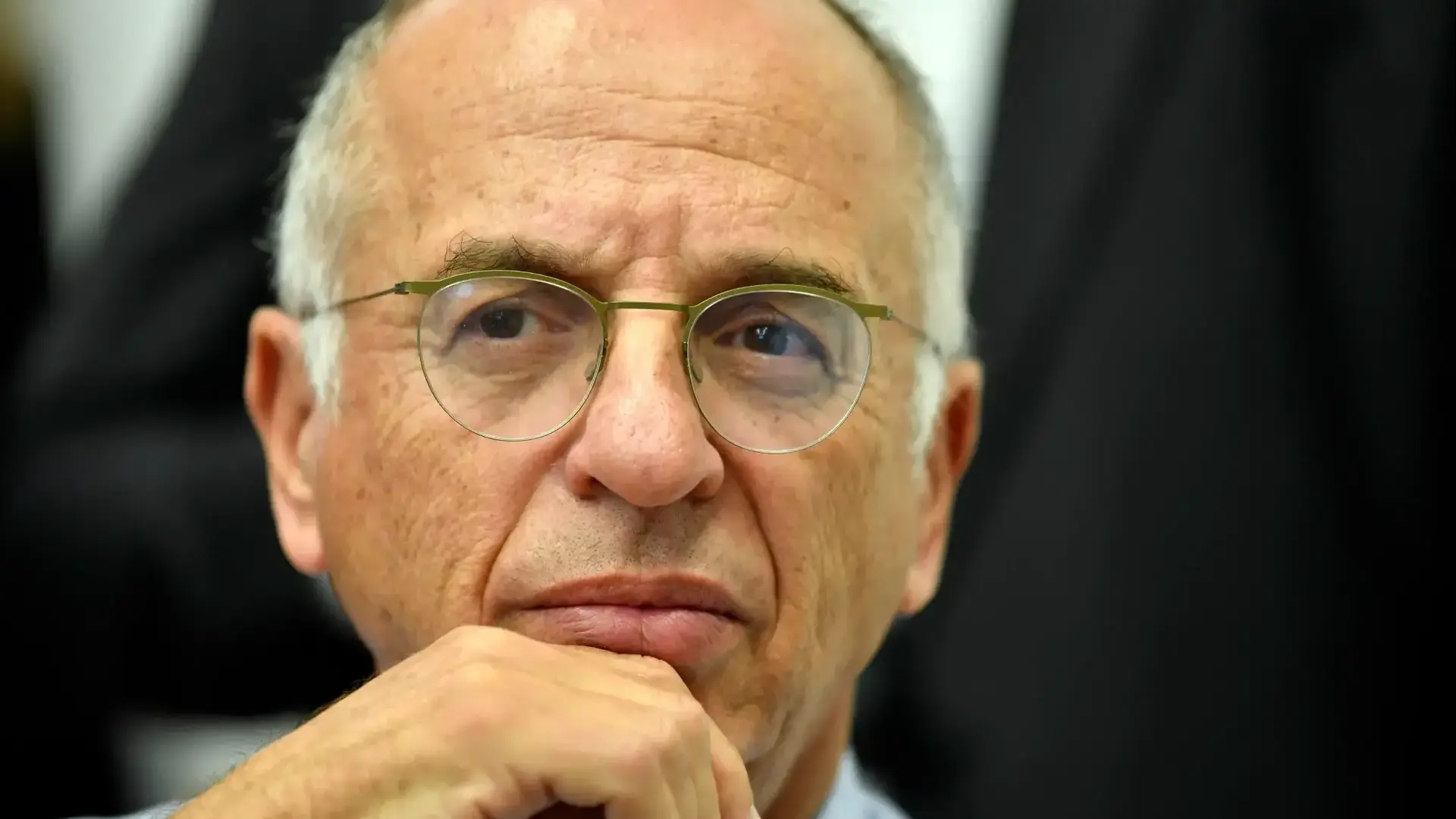 השופט נעם סולברג, יו"ר ועדת הבחירות המרכזית, בית דפוס אורדע, קרית גת
השופט נעם סולברג, יו"ר ועדת הבחירות המרכזית, בית דפוס אורדע, קרית גת