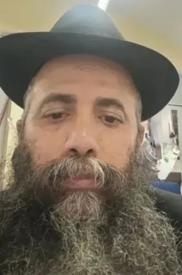 הרב צמח מזרחי כבן ה-51, שליח חב"ד במילאנו ורב בית הכנסת המרכזי של חב״ד במילאנו הרב צמח מזרחי כבן ה-51, שליח חב"ד במילאנו ורב בית הכנסת המרכזי של חב״ד במילאנו