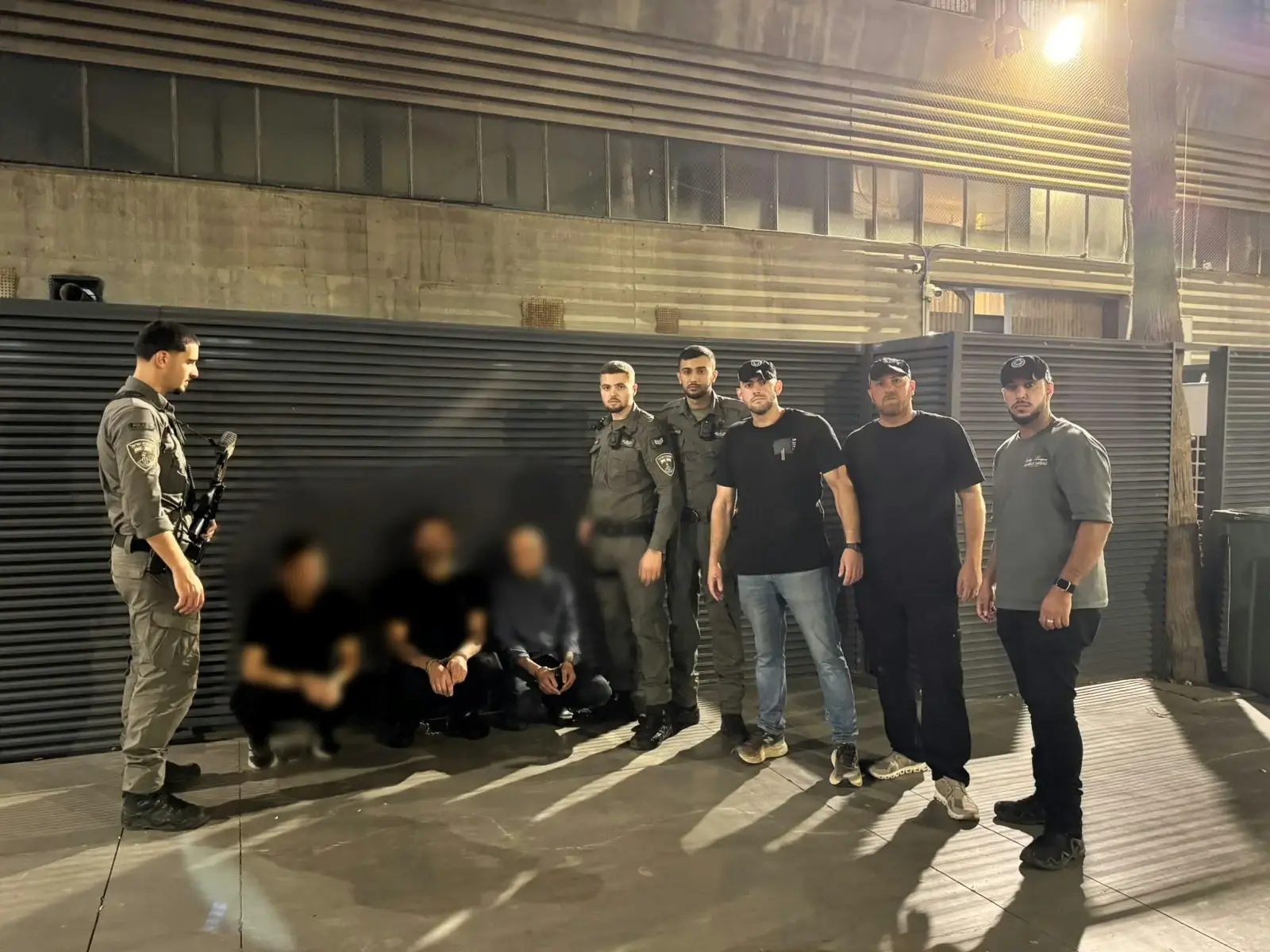 מסעדת "הזקן והים" ביפו נסגרה עקב העסקת שב"חים מסעדת "הזקן והים" ביפו נסגרה עקב העסקת שב"חים