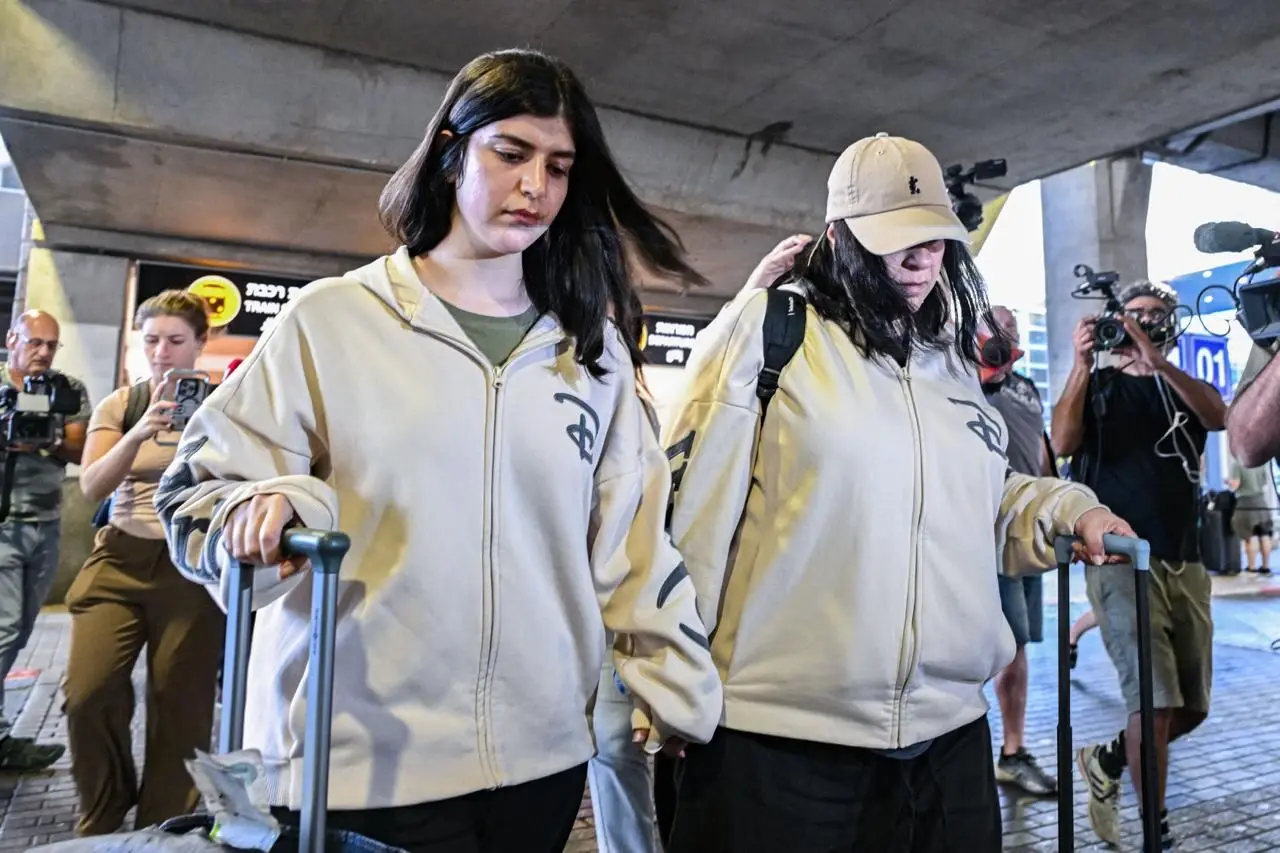 מלי ליאל יהלומי, שדה תעופה בן גוריון, 7 באוקטובר 2026 מלי ליאל יהלומי, שדה תעופה בן גוריון, 7 באוקטובר 2026