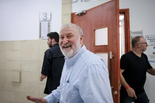 הקרב על המתלבטים, המאבק על הכנסת – והשאלות הקשות למנדלבליט