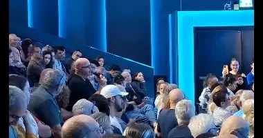 הם עושים כמעט הכל נכון: אז מה חסר לבנט ולפיד?
