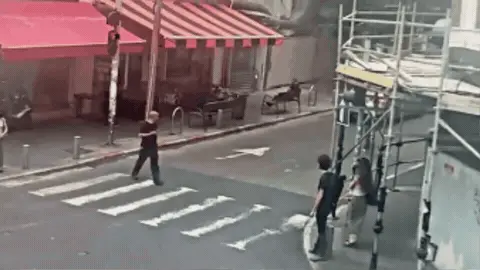 תיעוד רגע קריסת בניין בשיפוץ שקרס ברחוב נחלת בנימין פינת רוטשילד בתל אביב, 14 באוקטובר 2026
