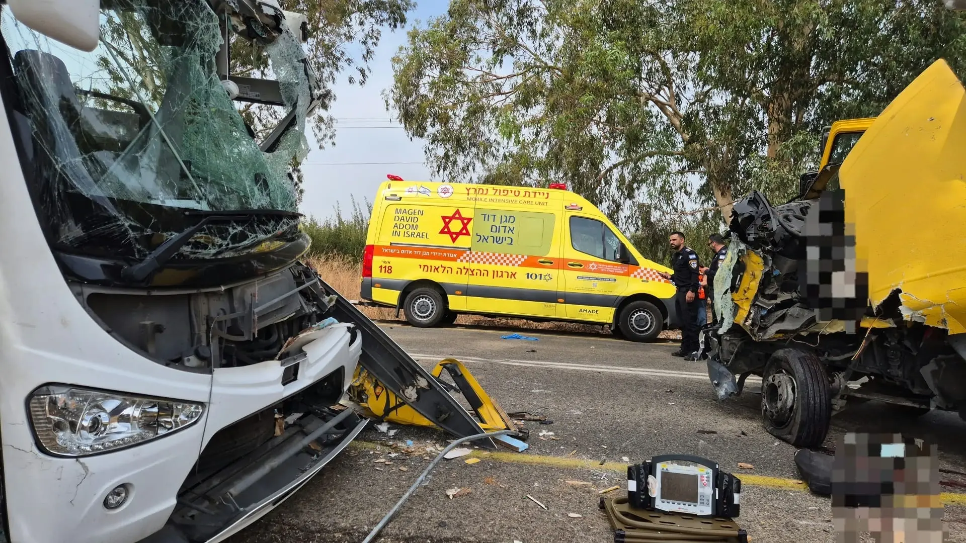 הרוג בתאונת דרכים בין אוטובוס למשאית בכביש 91 סמוך למחניים