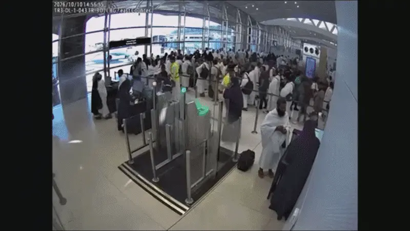 תיעוד ממצלמות אבטחה של רגע התקיפה בתוך נמל התעופה "המלך ח'אלד" בריאד