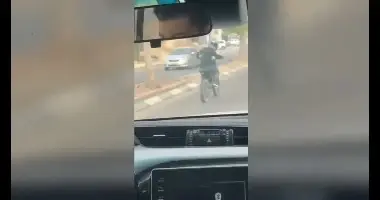 שוטרים מצאו את האופנוע הגנוב של חברם