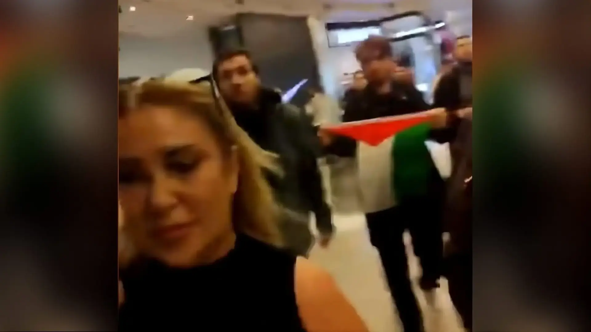 קלודיה מדינה חלפון, הותקפה אמש בידי קבוצת מפגינים פרו-פלסטינים בקניון באיסטנבול שבטורקיה