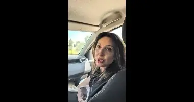 רגע זריקת האבן על פעילת ההסברה פלר חסן-נחום