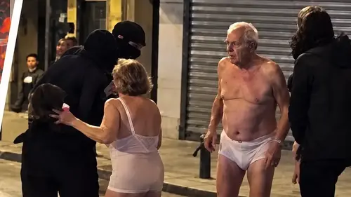 דגל שלא הונף וקשישים שלא הופשטו: סרטוני הפייק מהמהומות בצרפת