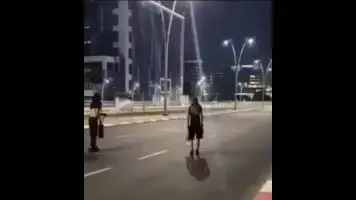 האתגר המסוכן בטיקטוק: כ-15 בני נוער בנתניה עוכבו לחקירה בחשד שגנבו מטפי כיבוי