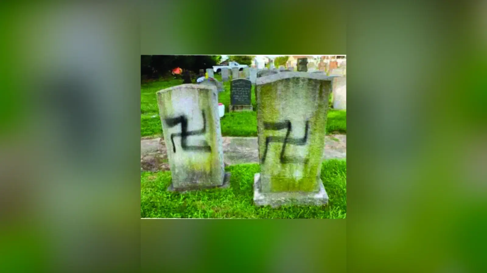 מצבות שהושחתו בצלבי קרס בבית העלמין היהודי בדנדוק, מרילנד, ארצות הברית 