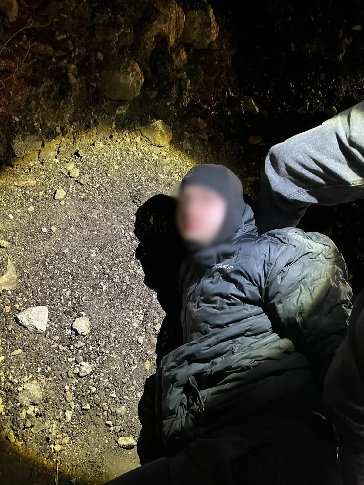 תיעוד מעצר החשודים בחברות בחוליית חיסול של ארגון הפשע חרירי, לצד כלי הנשק והציוד שנתפסו במהלך הפעילות המשטרתית