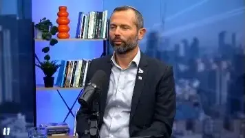 אטילה שומפלבי מראיין את ישראל גנץ, יו"ר מועצת יש"ע וראש המועצה האזורית בנימין