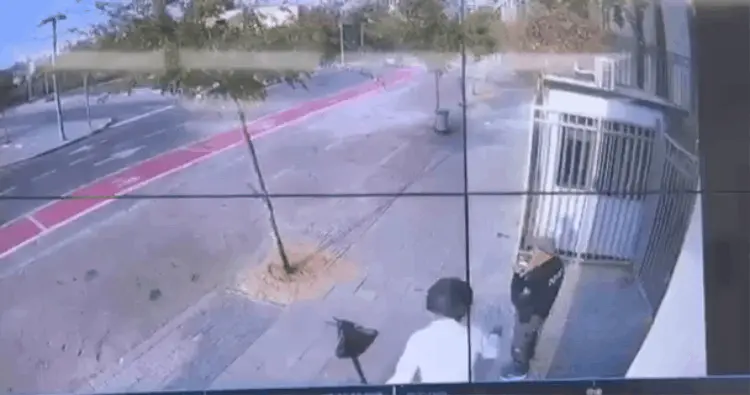 גניבת נשק ממאבטח בבית ספר, גבעת שמואל, 25 באוקטובר 2026