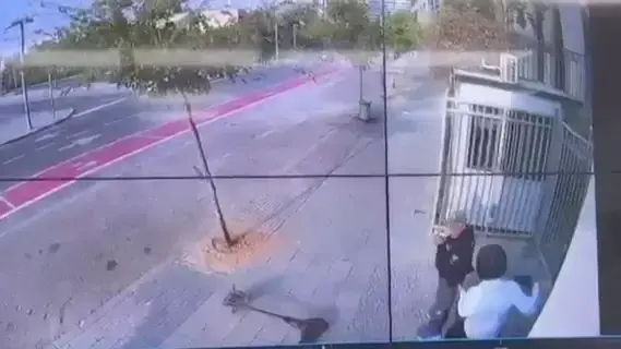 גניבת נשק ממאבטח בבית ספר, גבעת שמואל, 25 באוקטובר 2026 גניבת נשק ממאבטח בבית ספר, גבעת שמואל, 25 באוקטובר 2026