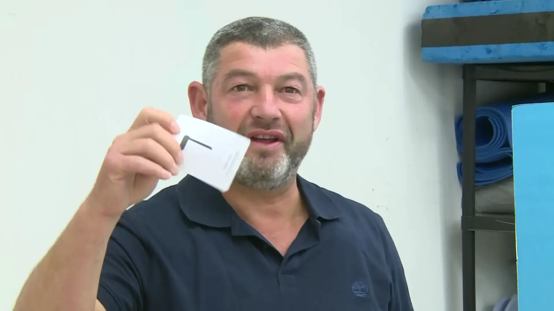  עופר וינטר מצביע, יו"ר עמך ישראל, קלפי מזכירות מצפה נטופה, 27 באוקטובר 2026