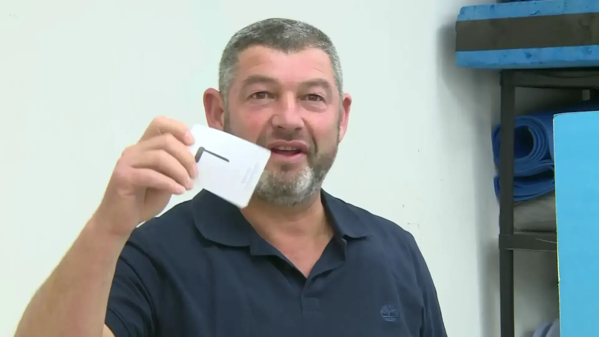 עופר וינטר מצביע, יו"ר עמך ישראל, קלפי מזכירות מצפה נטופה, 27 באוקטובר 2026 עופר וינטר מצביע, יו"ר עמך ישראל, קלפי מזכירות מצפה נטופה, 27 באוקטובר 2026