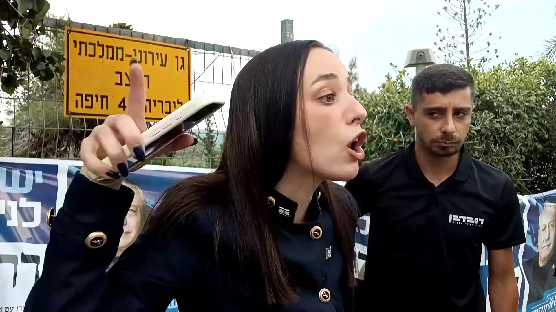 כתבת ערוץ 14 פרצה בבכי בקלפי בחיפה וטוענת שהותקפה והוטרדה: ״לא רוצים את ערוץ 14 פה״
