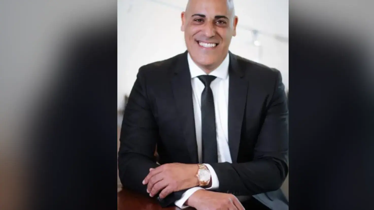 עו״ד עופר אלמוג המייצג את סגן ראש עיריית ראשל”צ שנחקר בחשד לעבירות מין עו״ד עופר אלמוג המייצג את סגן ראש עיריית ראשל”צ שנחקר בחשד לעבירות מין
