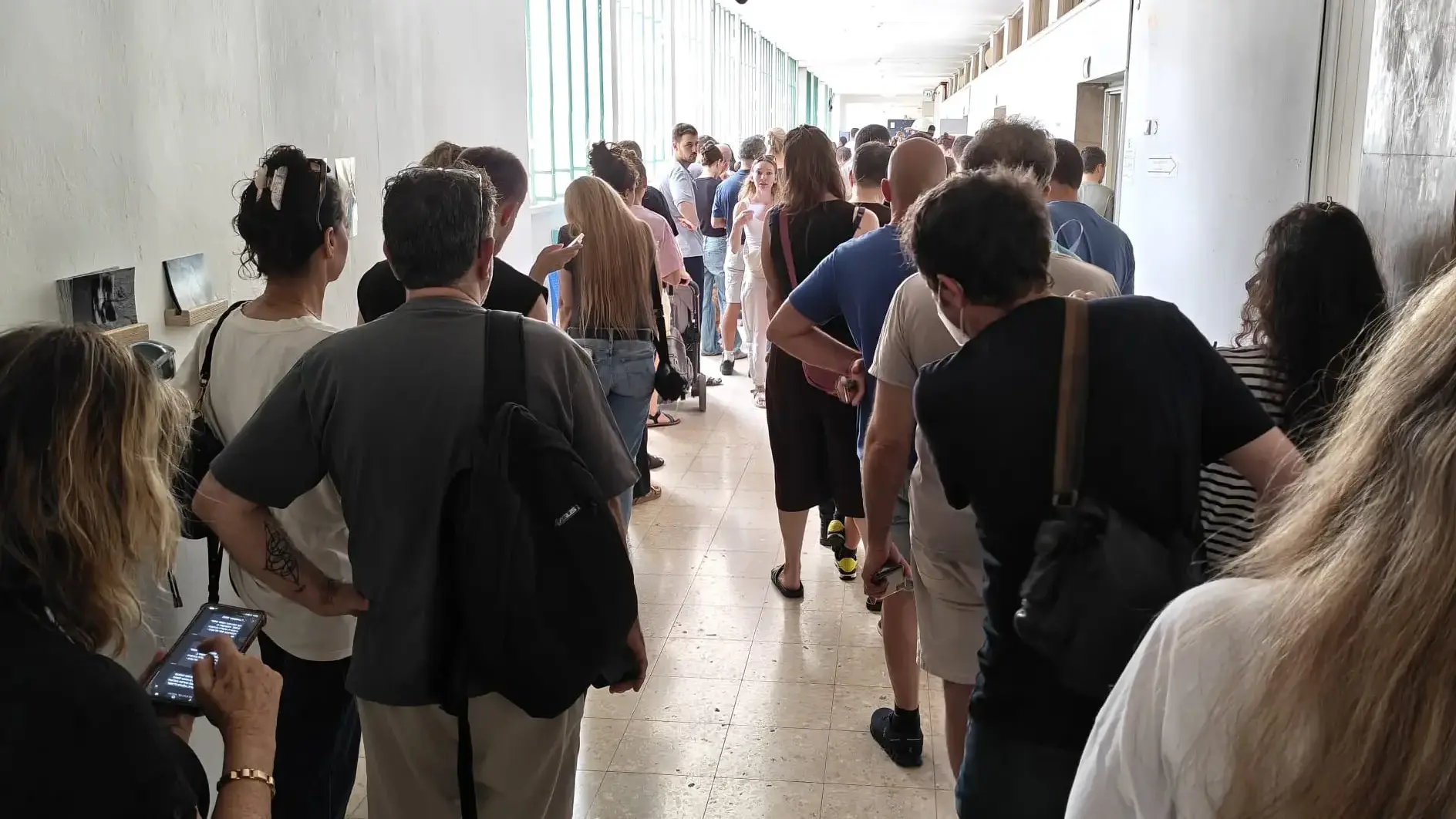 תורים חסרי תקדים בקלפיות בצפון תל אביב תורים חסרי תקדים בקלפיות בצפון תל אביב