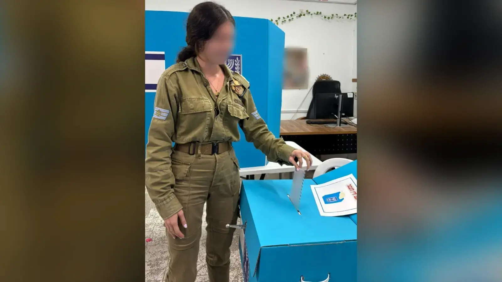 חיילי צה"ל מצביעים בקלפיות הצבאיות ברחבי הארץ
חיילי צה"ל מצביעים בקלפיות הצבאיות ברחבי הארץ
