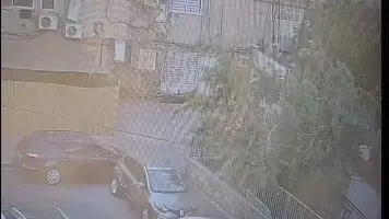 לאור יום באילת: השליכו בקבוק, ריססו בגז פלפל - ושדדו אלפי שקלים לאור יום באילת: השליכו בקבוק, ריססו בגז פלפל - ושדדו אלפי שקלים