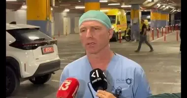 סמנכ״ל רפואה בשערי צדק, פרופ׳ אלכסנדר יוסקוביץ ומנהל יחידת הטראומה, ד״ר אלון שורץ