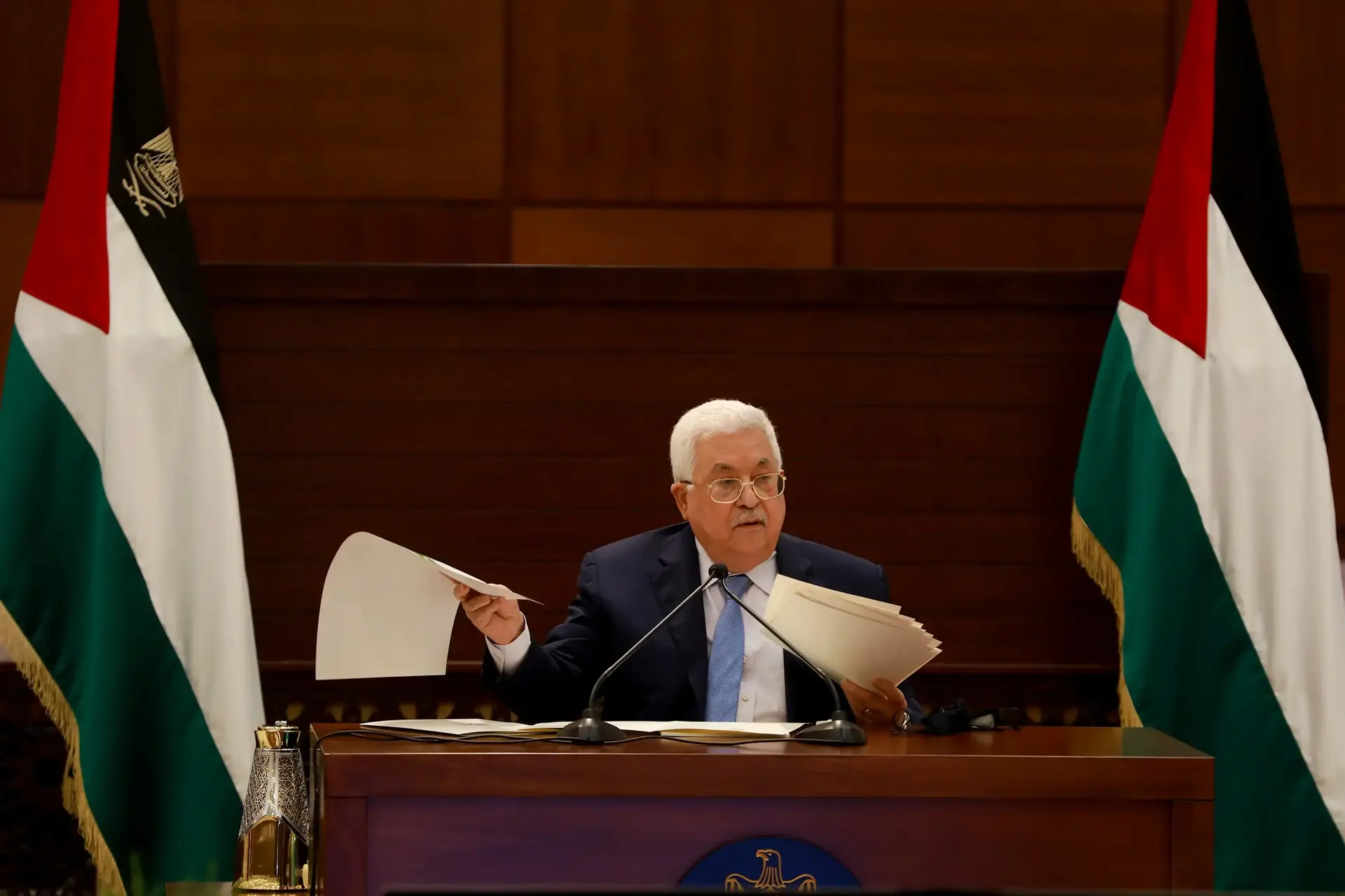 נשיא הרשות הפלסטינית מחמוד עבאס נואם במהלך פגישה של ההנהגה הפלסטינית בעיר רמאללה שבגדה המערבית, 3 בספטמבר 2020. נשיא הרשות הפלסטינית מחמוד עבאס נואם במהלך פגישה של ההנהגה הפלסטינית בעיר רמאללה שבגדה המערבית, 3 בספטמבר 2020.