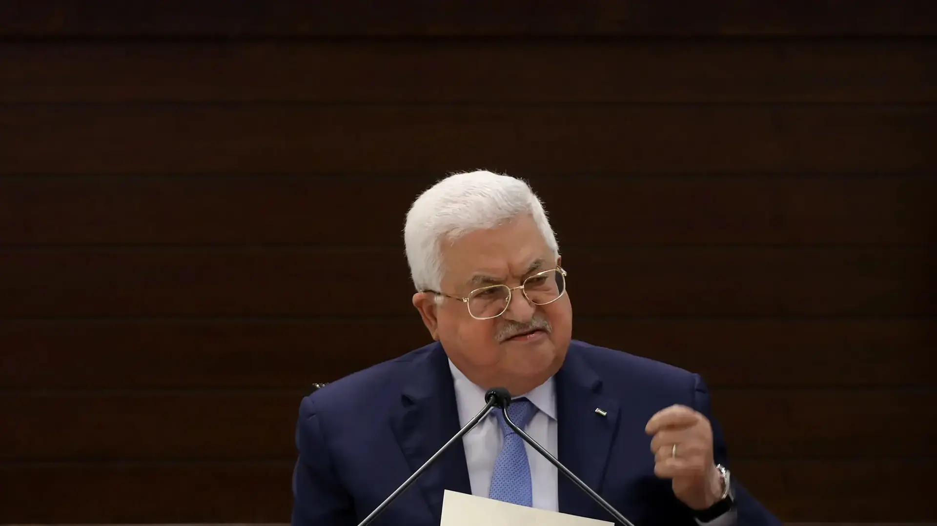 נשיא הרשות הפלסטינית מחמוד עבאס נואם במהלך פגישה של ההנהגה הפלסטינית בעיר רמאללה שבגדה המערבית, 3 בספטמבר 2020. 