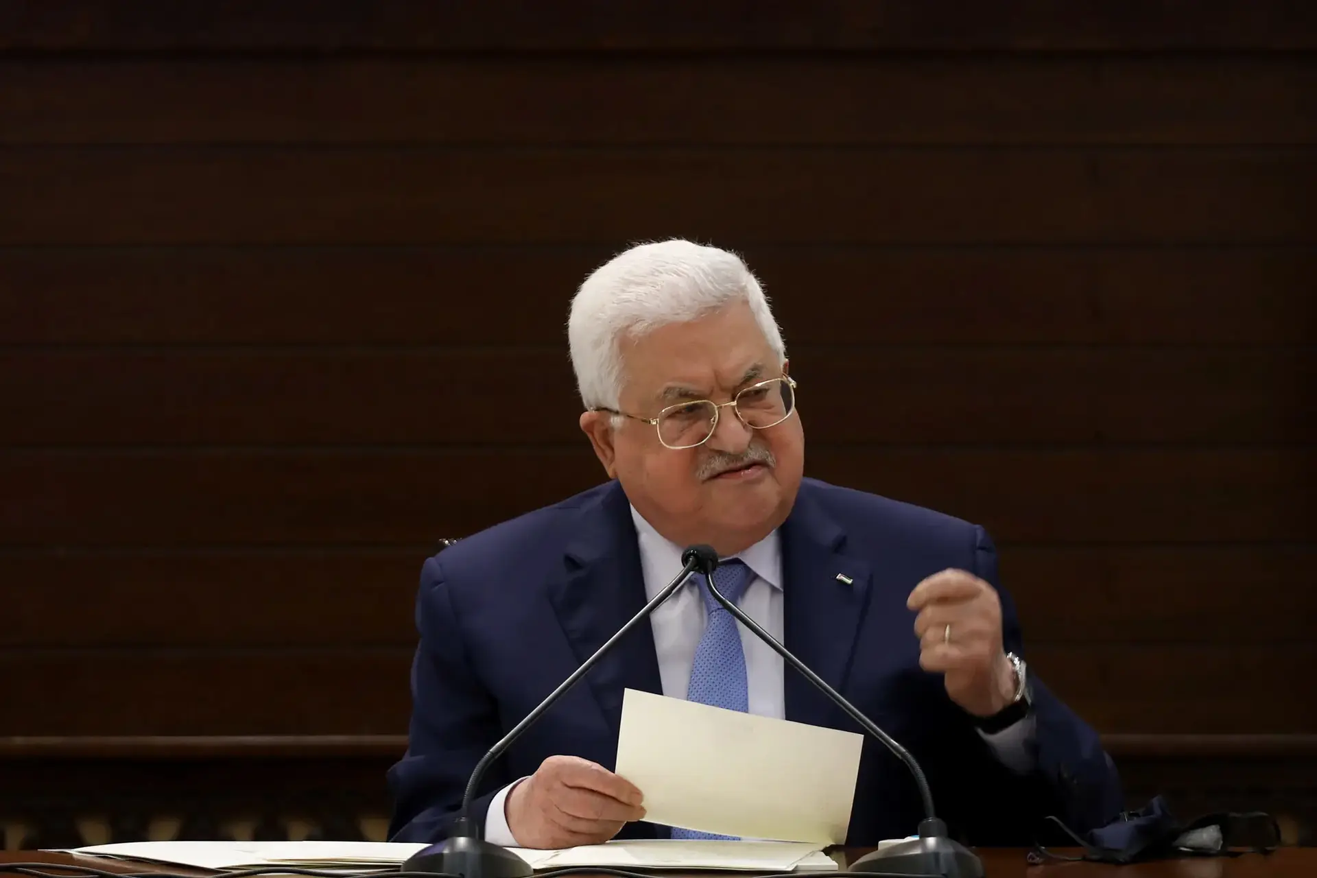 נשיא הרשות הפלסטינית מחמוד עבאס נואם במהלך פגישה של ההנהגה הפלסטינית בעיר רמאללה שבגדה המערבית, 3 בספטמבר 2020. 