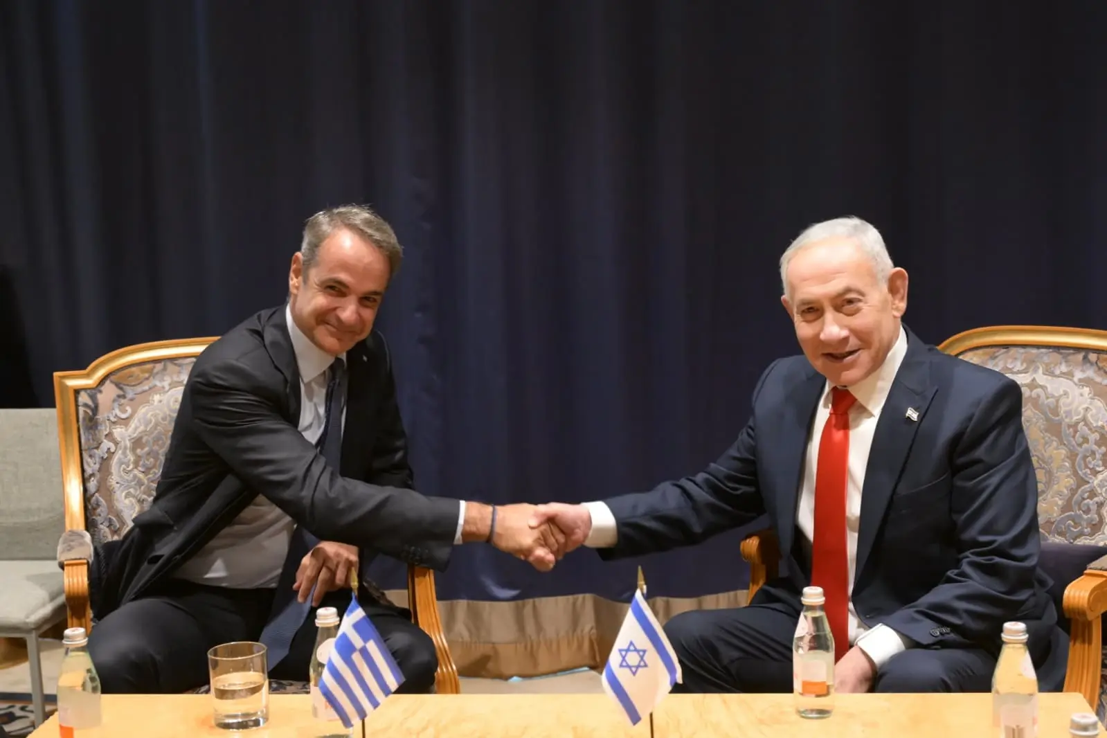 ראש הממשלה בנימין נתניהו נפגש עם ראש ממשלת יוון קיריאקוס מיצוטאקיס בשולי העצרת הכללית של האו"ם, 24 בספטמבר 2026
ראש הממשלה בנימין נתניהו נפגש עם ראש ממשלת יוון קיריאקוס מיצוטאקיס בשולי העצרת הכללית של האו"ם, 24 בספטמבר 2026
