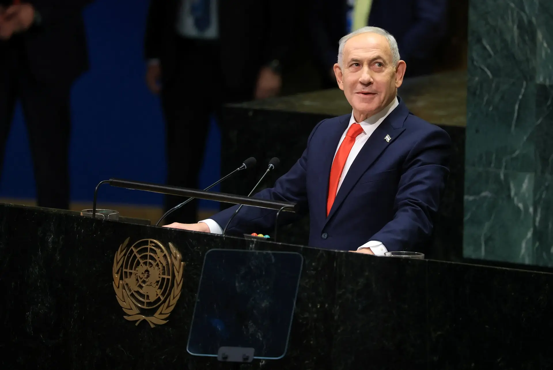 ראש ממשלת ישראל בנימין נתניהו נואם בפני העצרת הכללית ה-81 של האו"ם במטה הארגון בניו יורק, ארה"ב, ב-24 בספטמבר 2026. ראש ממשלת ישראל בנימין נתניהו נואם בפני העצרת הכללית ה-81 של האו"ם במטה הארגון בניו יורק, ארה"ב, ב-24 בספטמבר 2026.