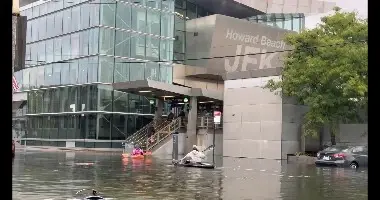 מאות עצים קרסו, טיסות בוטלו: הסערה הקטלנית בצפון-מזרח ארה"ב