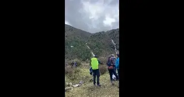 “רצנו לגבעות עם פנסי ראש”: הישראלית שחולצה מהטרק בנפאל משחזרת את ליל המפולות

