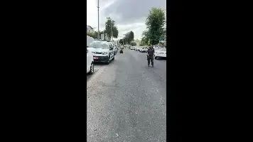 עובר אורח בן 15 נפצע קשה בחולון מפיצוץ מטען חבלה