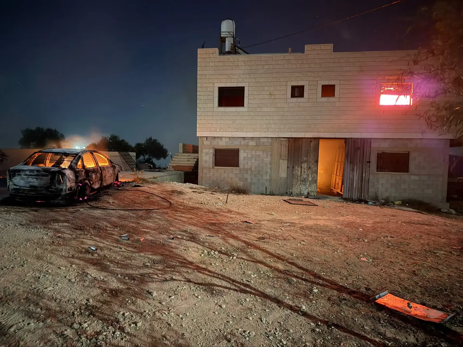 מתפרעים יהודים פשטו על כפר פלסטיני והשחיתו רכוש