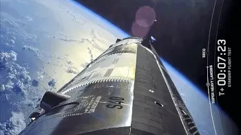 משתמשים שצפו בשידור החי של SpaceX לרגל שיגור ה-Starship ביום שני הבחינו בעצם מסתורי.