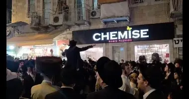 שלטי "נמות ולא נתגייס": אלפי חרדים בתהלוכת עריקים בירושלים