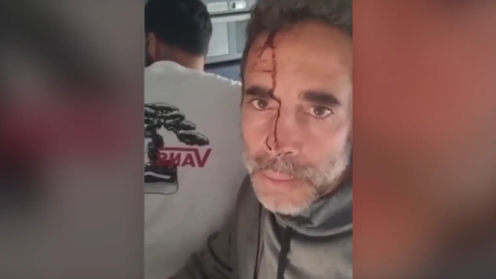 תיעוד הנוסעים: טיסה מדובאי לתל אביב שעצרה בסעודיה תיעוד הנוסעים: טיסה מדובאי לתל אביב שעצרה בסעודיה