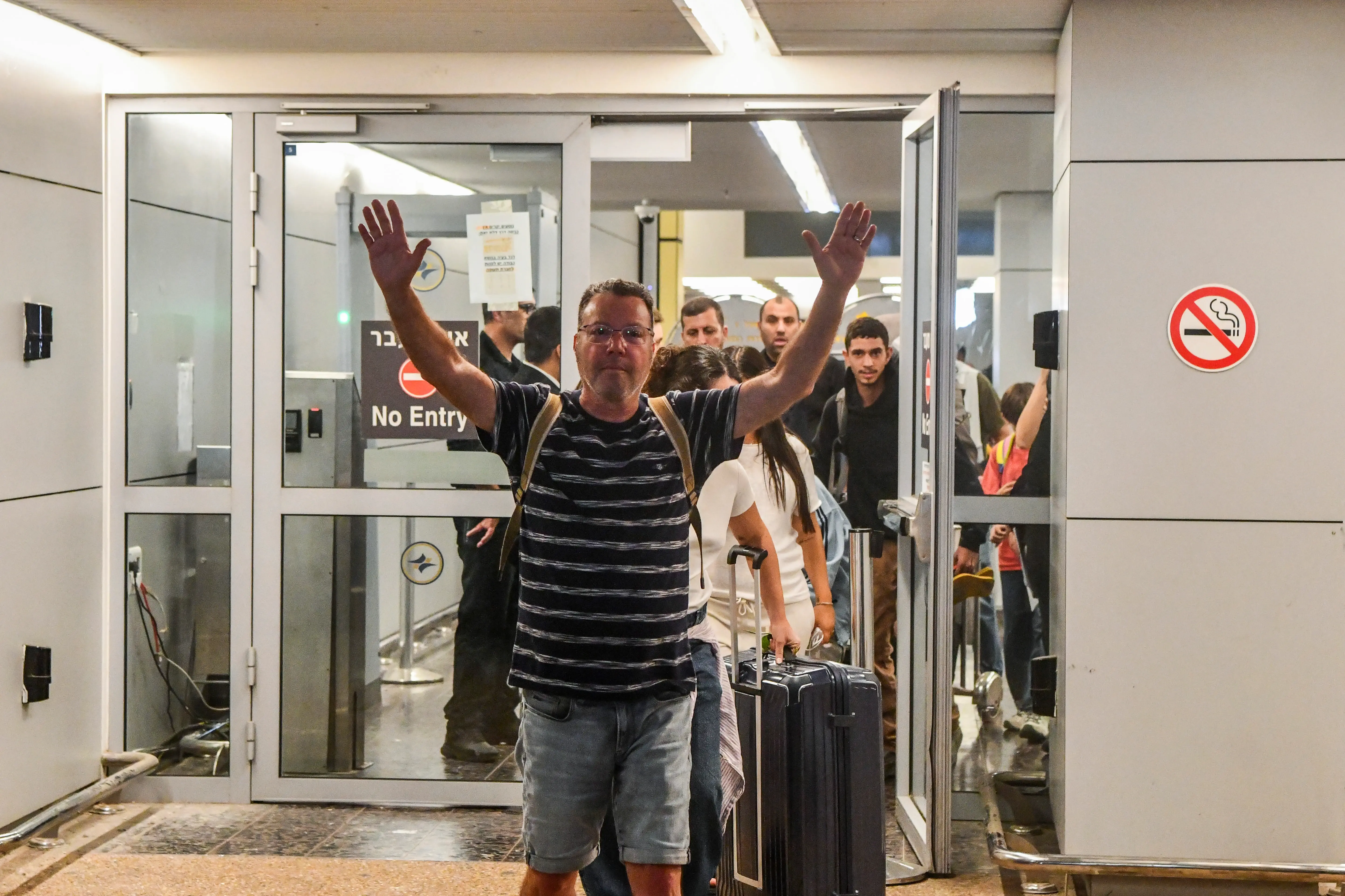 מחטיפה לבדיחות ולוויכוח פוליטי: כך הגיבו הישראלים לאירוע בטיסת פליי ...
